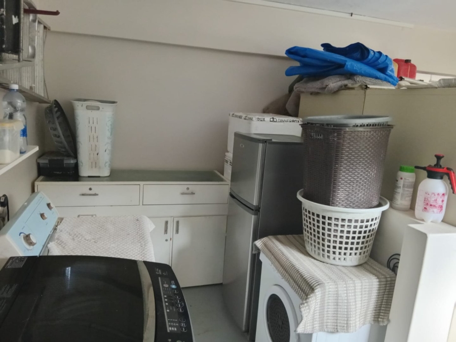 6 Bedroom Property for Sale in Gonubie Eastern Cape